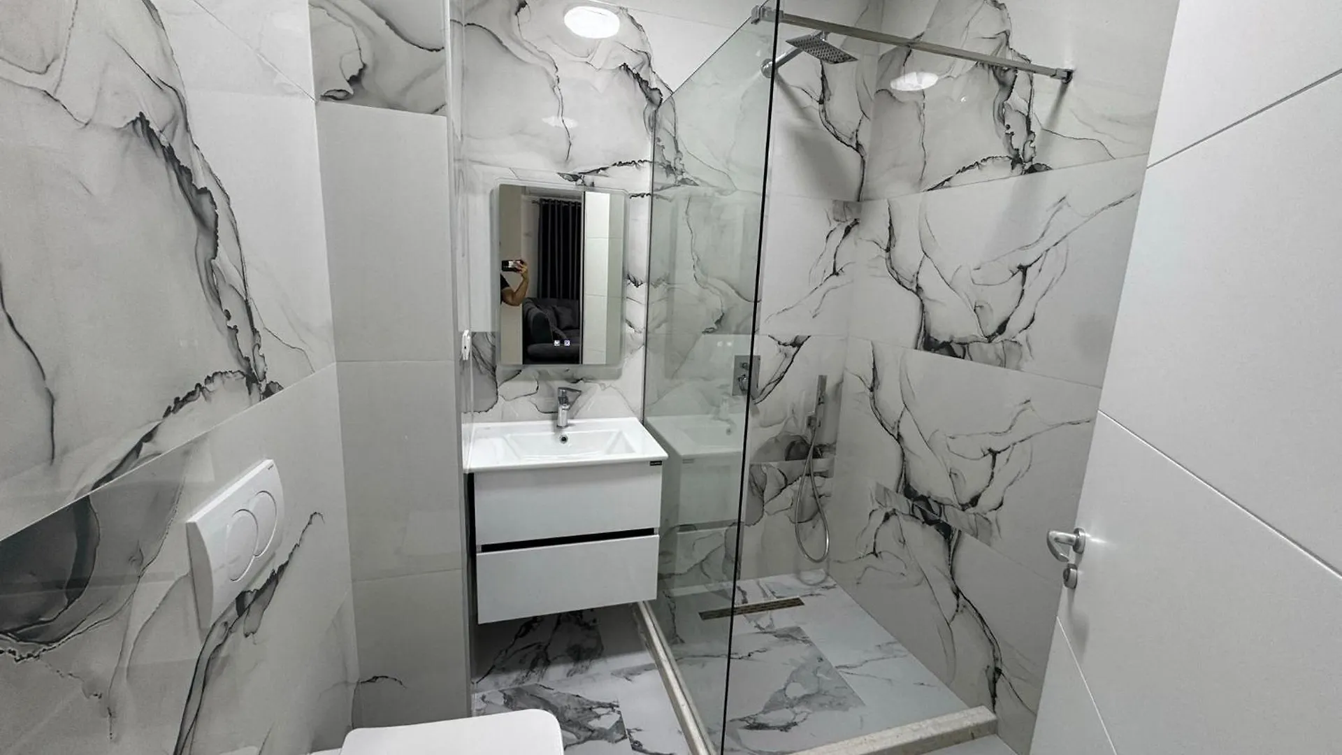 Rana E Hedhun Apartment Lezhë ألبانيا